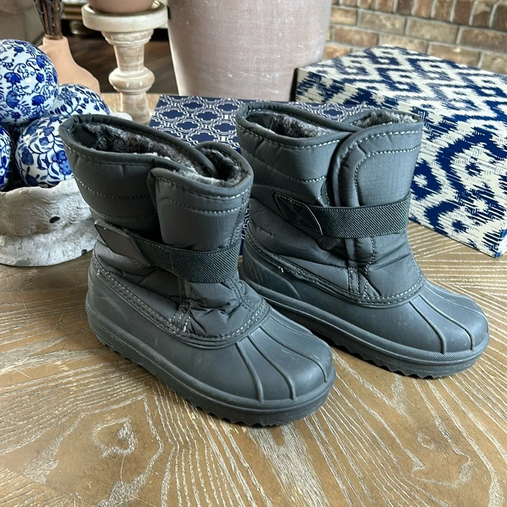 Little Boys Charcoal Gray Sweater Winter Faux Fur  Lined Snow Boots